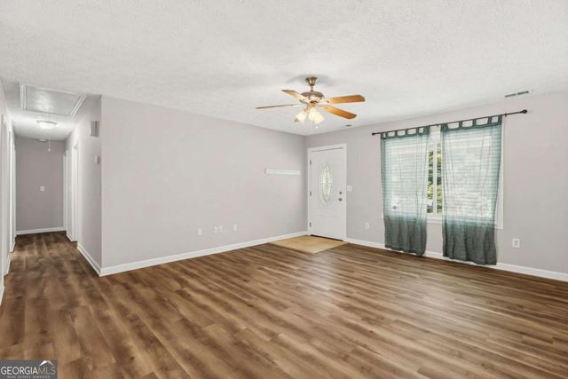 3733 Memorial Parkway NW, Kennesaw, GA 30152