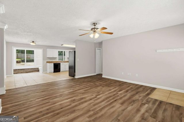 3733 Memorial Parkway NW, Kennesaw, GA 30152