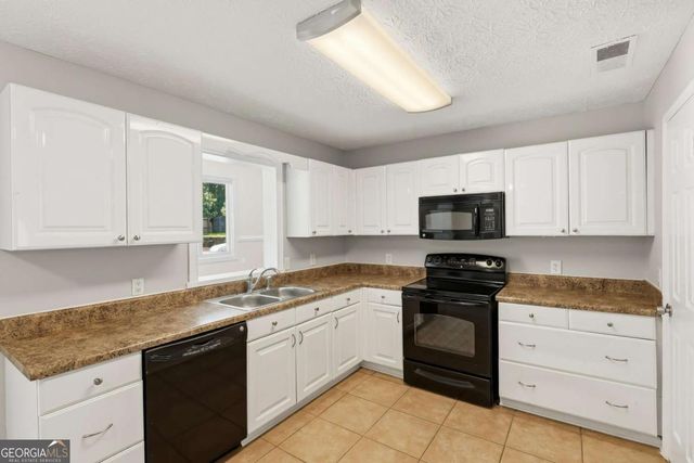 3733 Memorial Parkway NW, Kennesaw, GA 30152