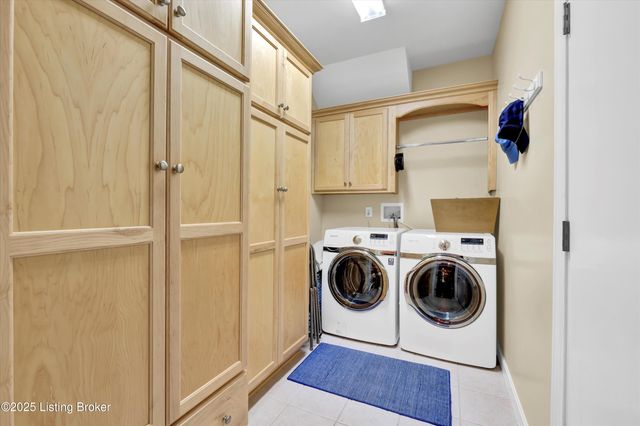 14400 Troon Dr, Louisville, KY 40245