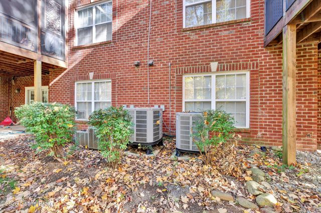 14400 Troon Dr, Louisville, KY 40245