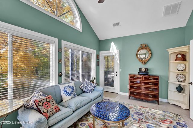 14400 Troon Dr, Louisville, KY 40245