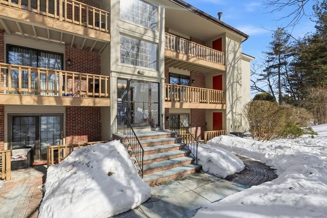 258 Apache Way 258, Tewksbury, MA 01876