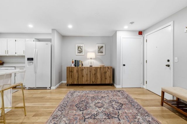 258 Apache Way 258, Tewksbury, MA 01876