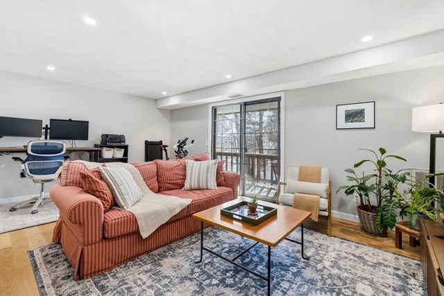 258 Apache Way 258, Tewksbury, MA 01876