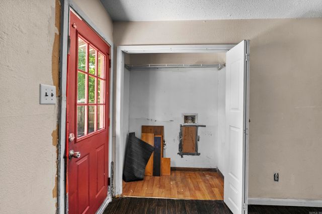 32 Ross Circle, Jacksonville, AR 72076