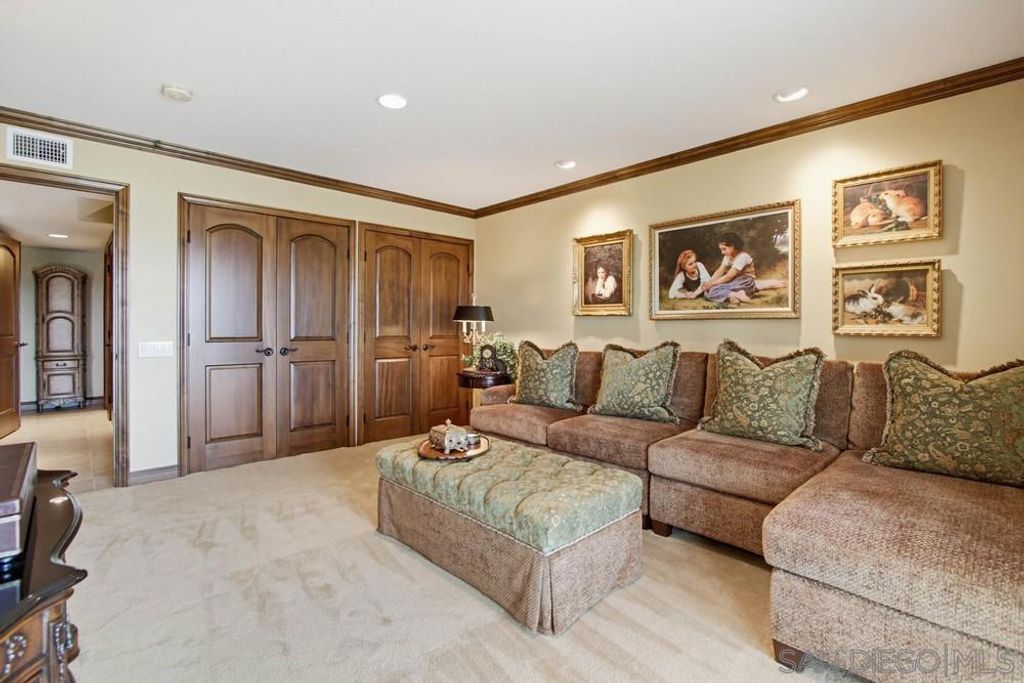 Image 33 of property listing at 1366 Camino Lujan, San Diego, CA 92111