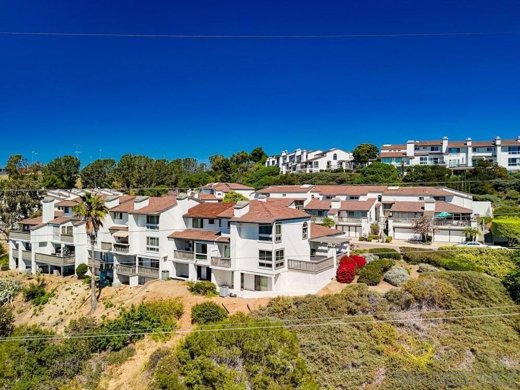 Image 45 of property listing at 1366 Camino Lujan, San Diego, CA 92111