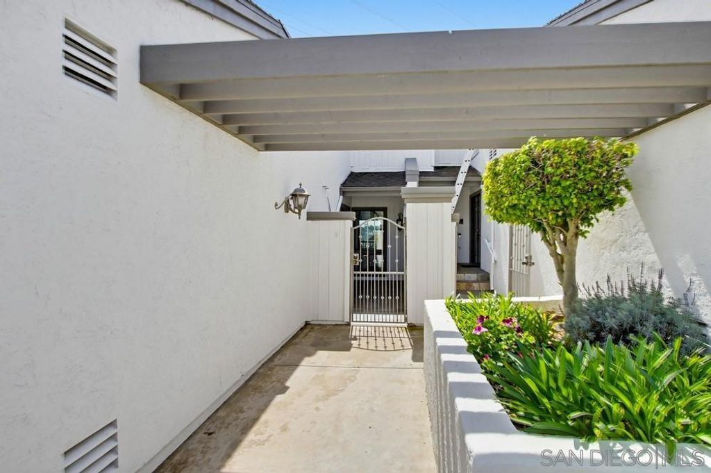 Image 48 of property listing at 1366 Camino Lujan, San Diego, CA 92111