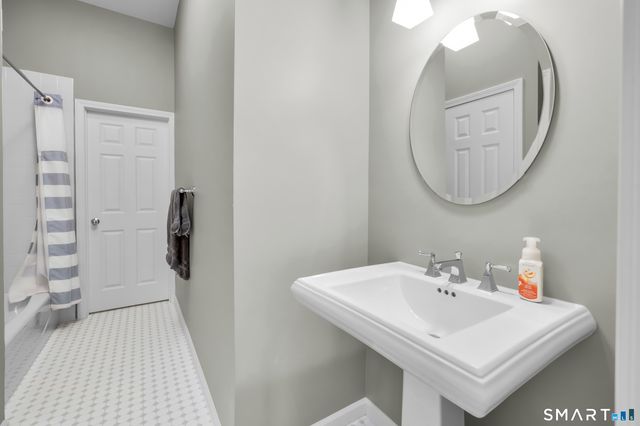 162 Hunter Drive 162, Litchfield, CT 06759