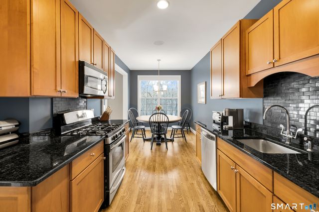 162 Hunter Drive 162, Litchfield, CT 06759