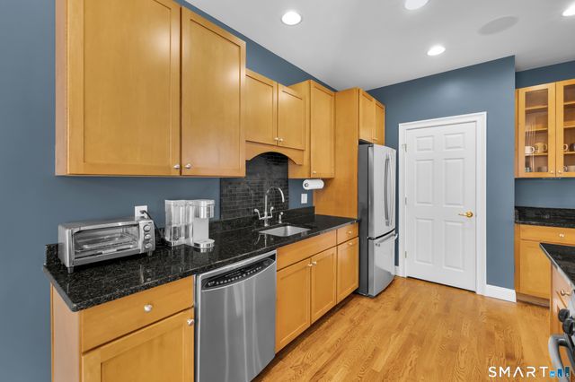 162 Hunter Drive 162, Litchfield, CT 06759