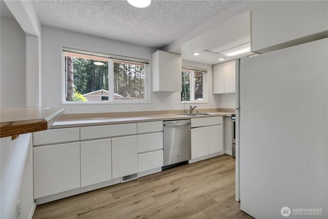 16200 Avondale Rd NE, Woodinville, WA 98077
