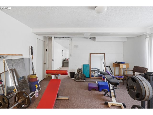 1015 Sw BERTHA Blvd 4, Portland, OR 97219