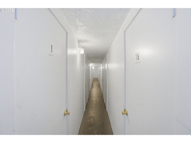 1015 Sw BERTHA Blvd 4, Portland, OR 97219