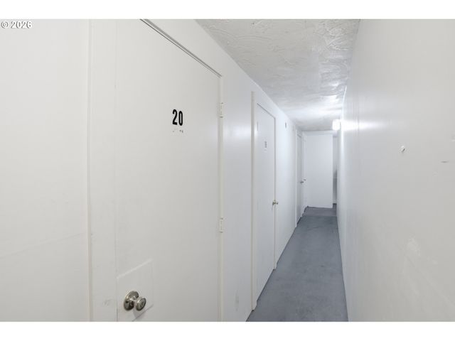 1015 Sw BERTHA Blvd 4, Portland, OR 97219