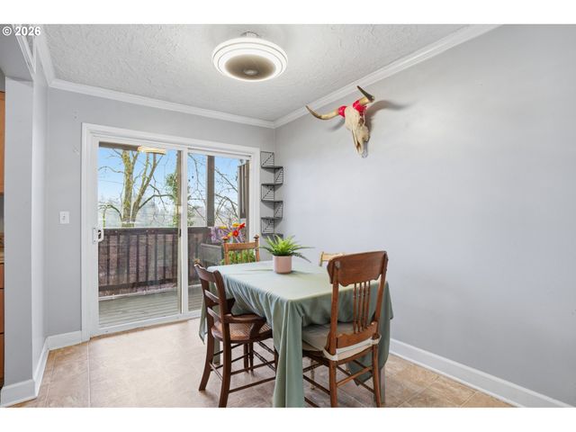 1015 Sw BERTHA Blvd 4, Portland, OR 97219