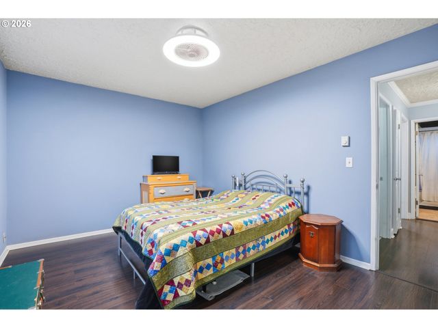 1015 Sw BERTHA Blvd 4, Portland, OR 97219