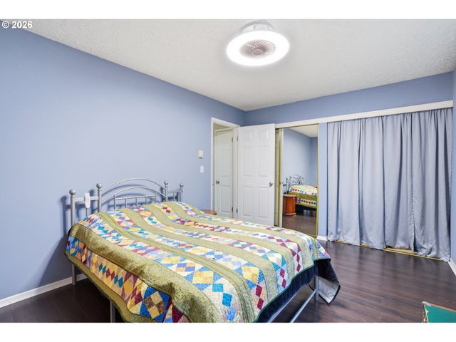 1015 Sw BERTHA Blvd 4, Portland, OR 97219