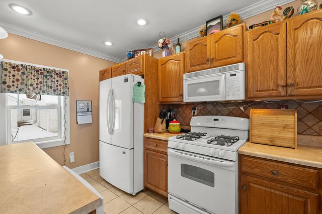 140 W First Avenue, Plainwell, MI 49080
