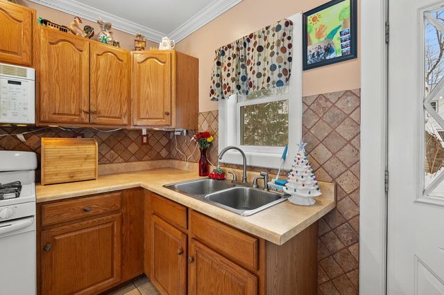 140 W First Avenue, Plainwell, MI 49080