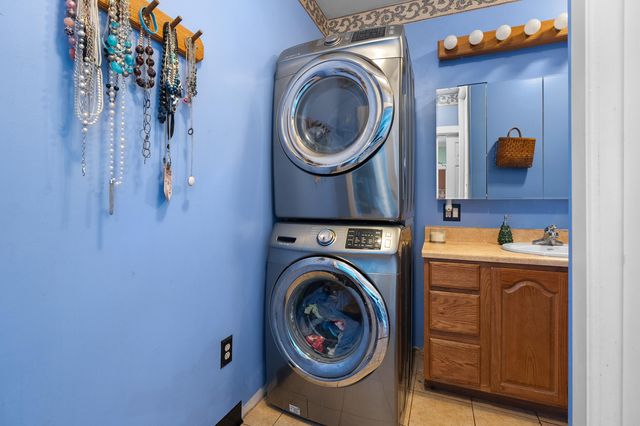 140 W First Avenue, Plainwell, MI 49080