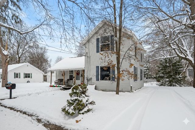 140 W First Avenue, Plainwell, MI 49080