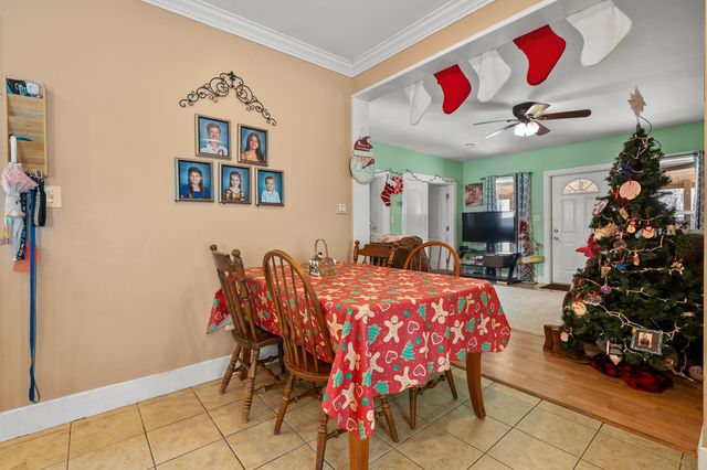 140 W First Avenue, Plainwell, MI 49080