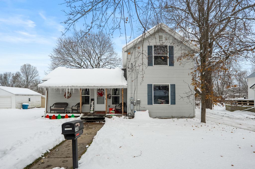 140 W First Avenue, Plainwell, MI 49080