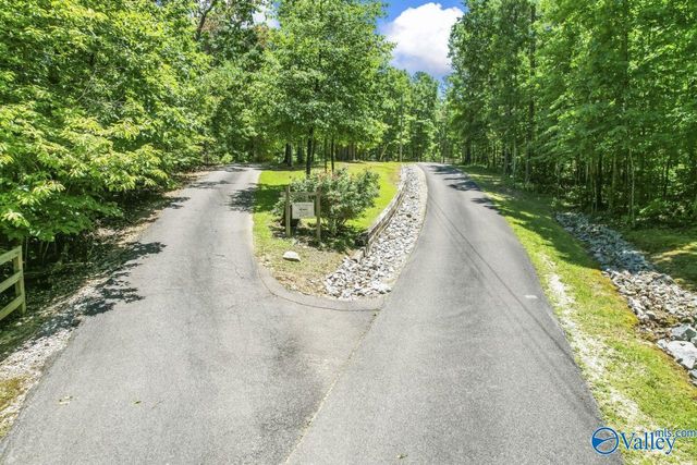 8879 County Road 27, Springville, AL 35146