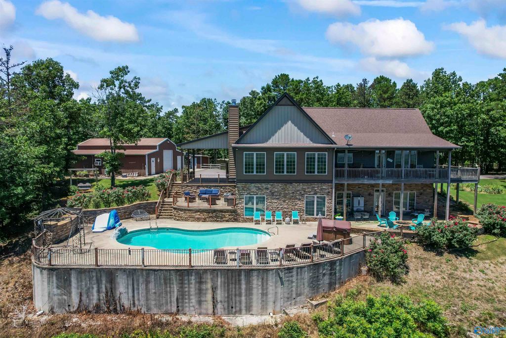 8879 County Road 27, Springville, AL 35146