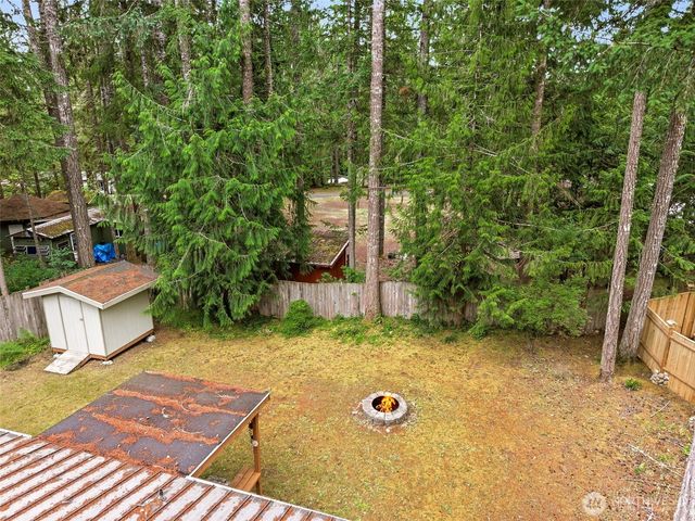 90 N Hamma Hamma Drive E, Hoodsport, WA 98548