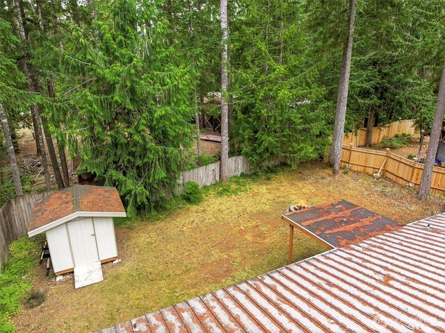 90 N Hamma Hamma Drive E, Hoodsport, WA 98548