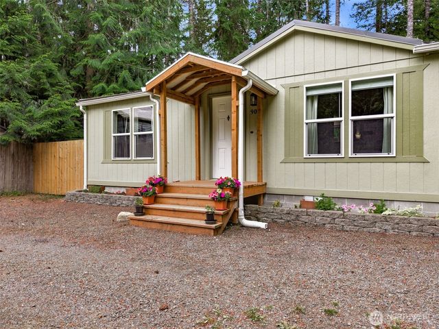 90 N Hamma Hamma Drive E, Hoodsport, WA 98548