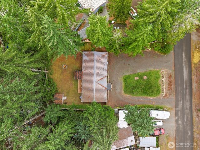 90 N Hamma Hamma Drive E, Hoodsport, WA 98548