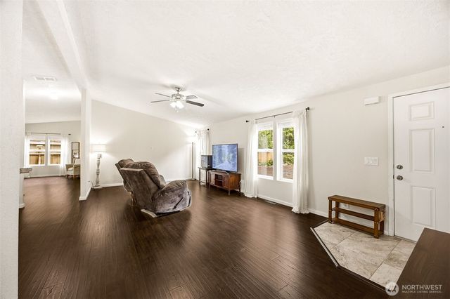 90 N Hamma Hamma Drive E, Hoodsport, WA 98548