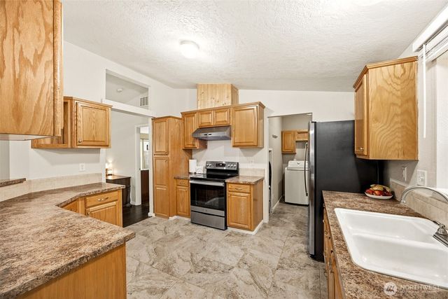 90 N Hamma Hamma Drive E, Hoodsport, WA 98548