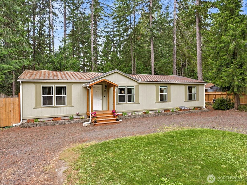 90 N Hamma Hamma Drive E, Hoodsport, WA 98548