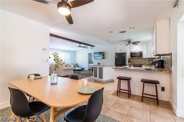 542 SE 33rd TER, Cape Coral, FL 33904