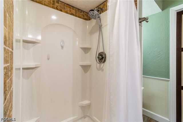 542 SE 33rd TER, Cape Coral, FL 33904