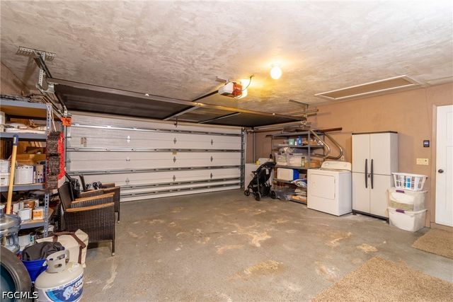 542 SE 33rd TER, Cape Coral, FL 33904