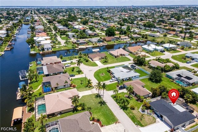 542 SE 33rd TER, Cape Coral, FL 33904