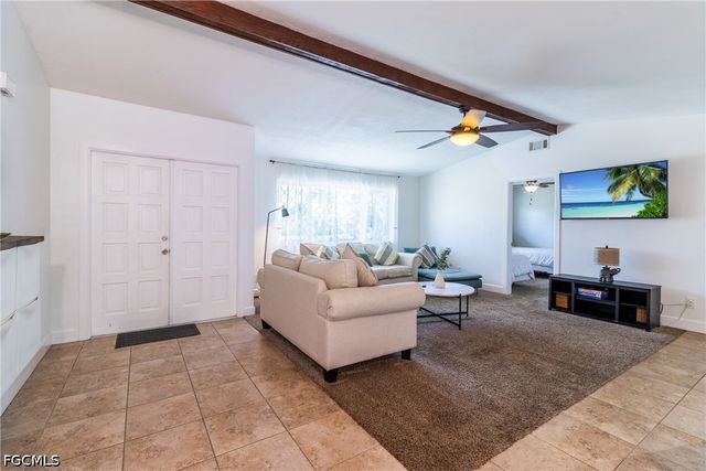 542 SE 33rd TER, Cape Coral, FL 33904