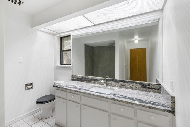 207 Wroxton Drive, Conroe, TX 77304