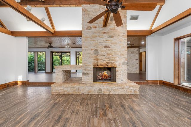 207 Wroxton Drive, Conroe, TX 77304