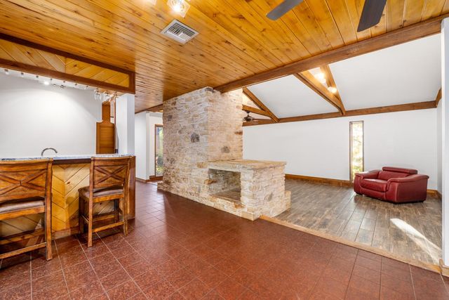 207 Wroxton Drive, Conroe, TX 77304