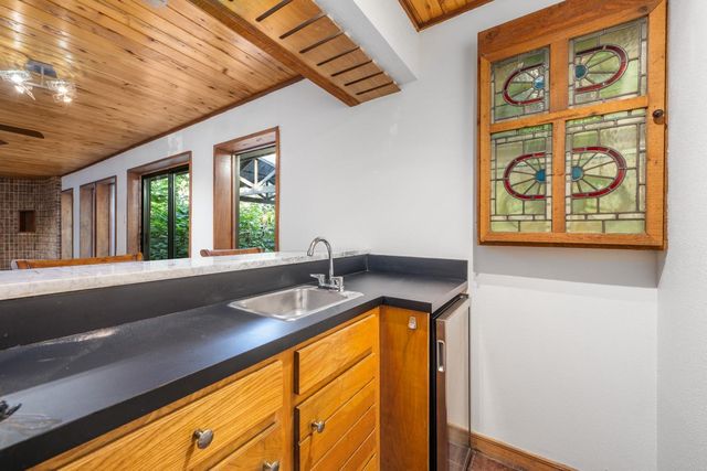 207 Wroxton Drive, Conroe, TX 77304