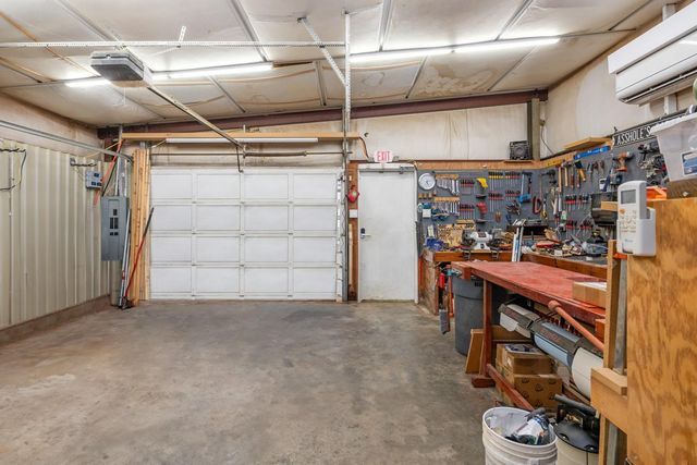 207 Wroxton Drive, Conroe, TX 77304