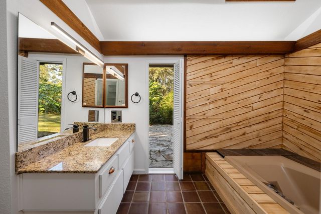 207 Wroxton Drive, Conroe, TX 77304