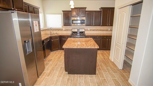 14613 SUNNY LAND Avenue, El Paso, TX 79938